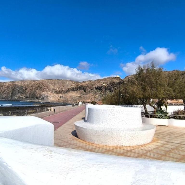 HEI HEI AND PUA VILLA - heated pool, priv parking, fibre net, Palm-Mar - Three-Bedroom Villa - 44