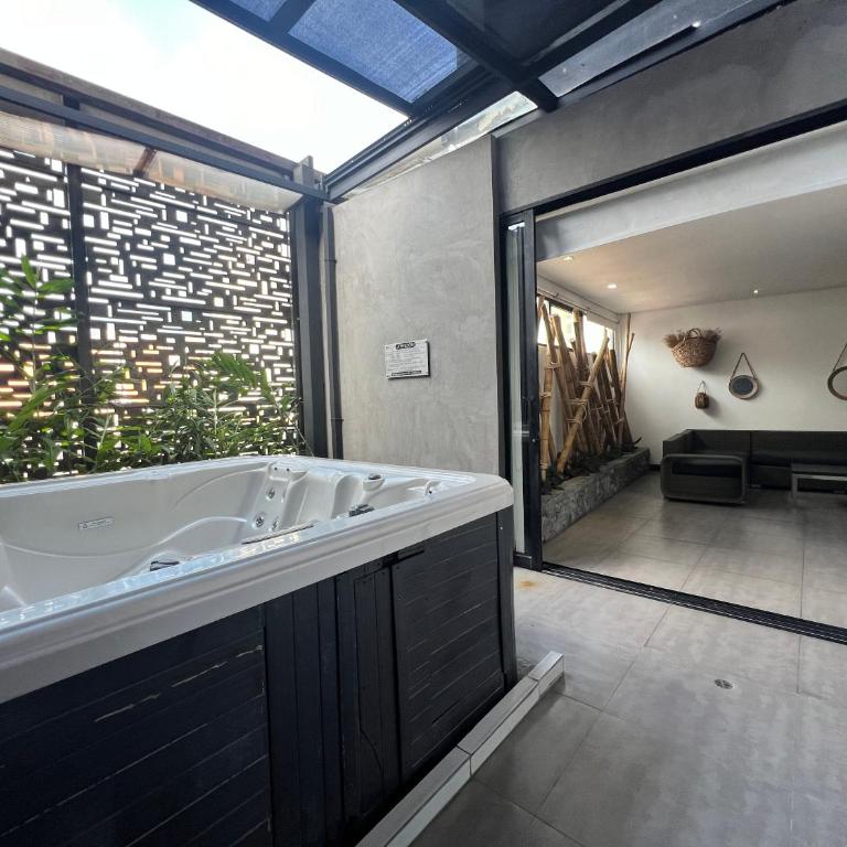 Hotel Medellin Street - Deluxe Suite with Spa Bath - 8
