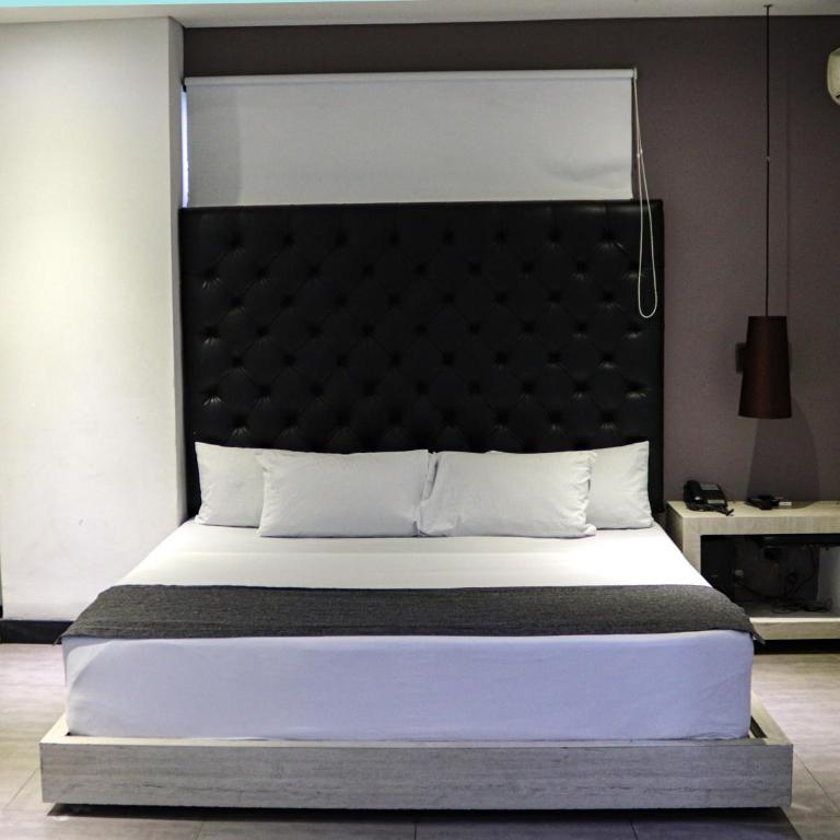 Hotel Medellin Street - Deluxe Suite with Spa Bath - 10