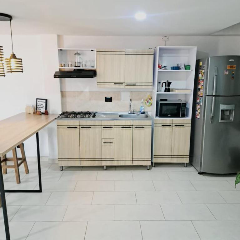 Apartamento entero cerca al Aeropuerto Internacional - Apartamento - 2