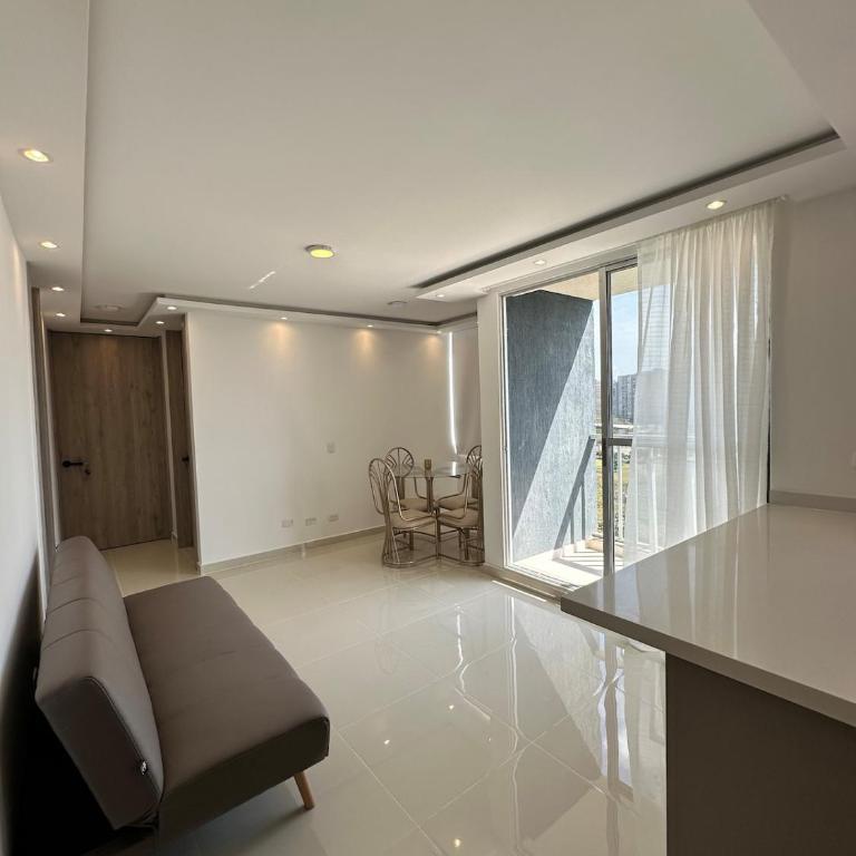 Apartamento a 5 min del cc Buena Vista - Apartamento de 2 dormitorios con vistas a la ciudad - 1