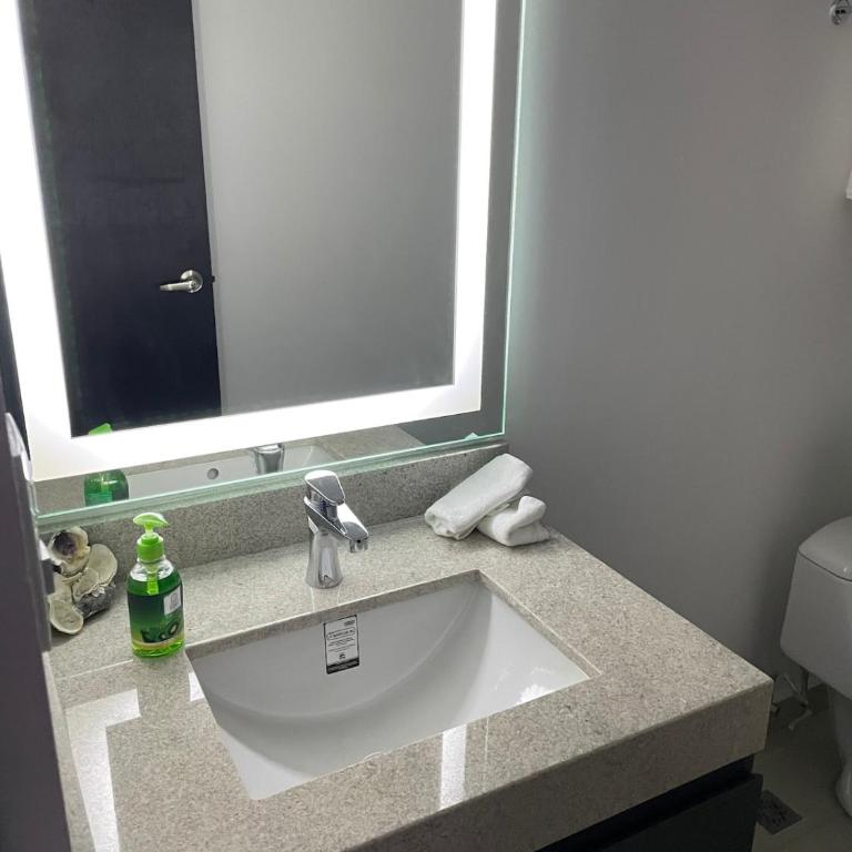 Loftstay MYO - Two-Bedroom Apartment - 13