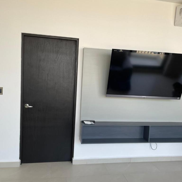 Loftstay MYO - Two-Bedroom Apartment - 34