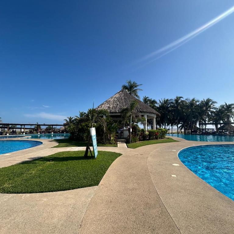 Departamento Acapulco Barra Vieja & Club de Playa - Apartamento de 3 dormitorios - 55