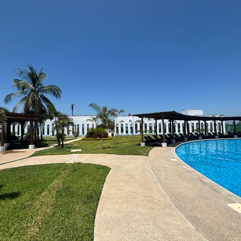 Departamento Acapulco Barra Vieja & Club de Playa - Apartamento de 3 dormitorios - 60
