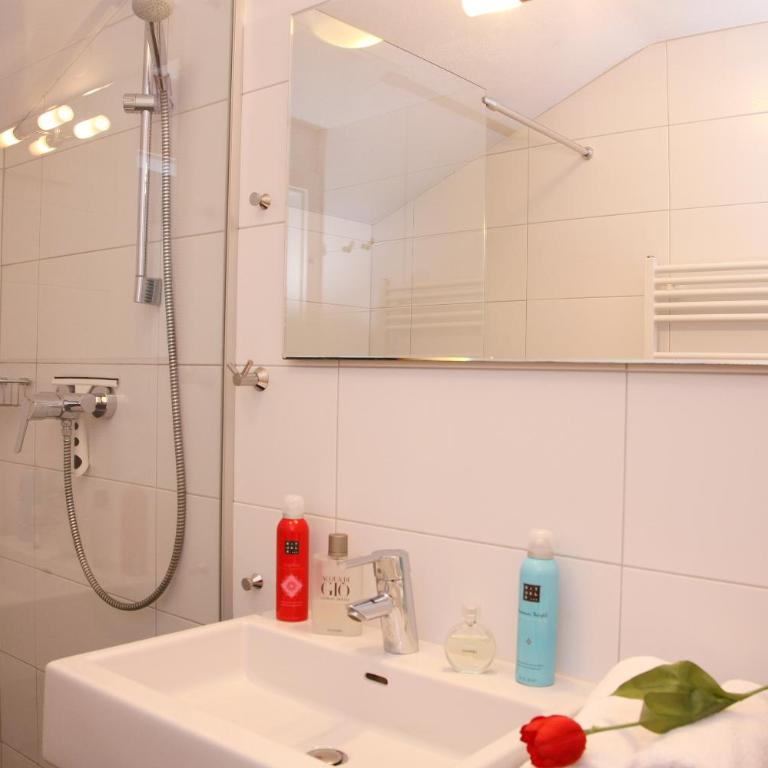 Annika Apartments summer card included - Apartment mit 2 Schlafzimmern und Balkon oder Terrasse - 14