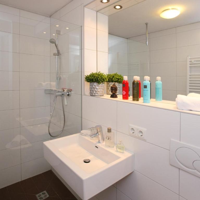 Annika Apartments summer card included - Apartment mit 2 Schlafzimmern und Balkon oder Terrasse - 23