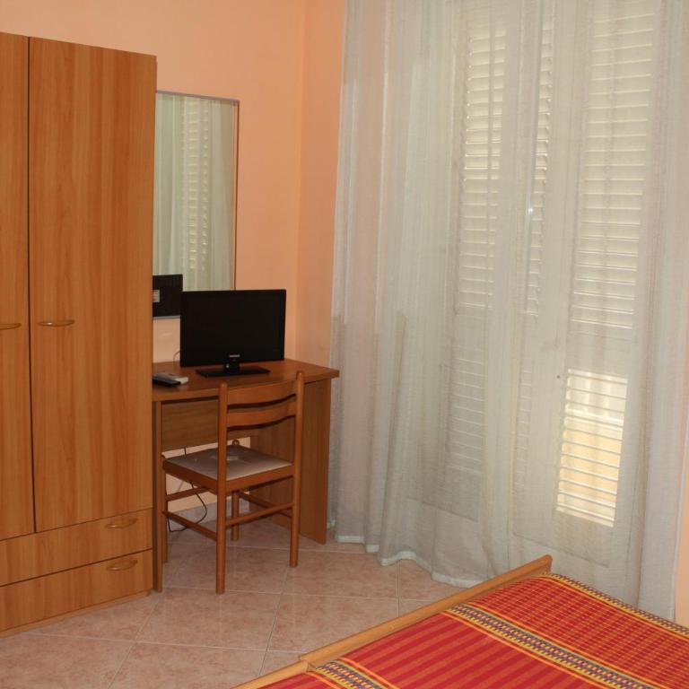Garden House - Deluxe Double Room with Balcony - 2