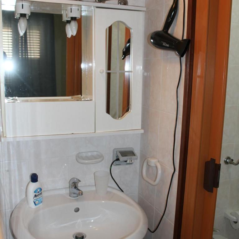 Garden House - Deluxe Double Room with Balcony - 6