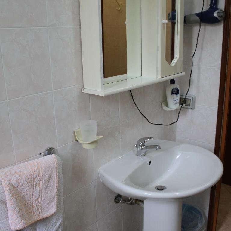 Garden House - Deluxe Double Room with Balcony - 7