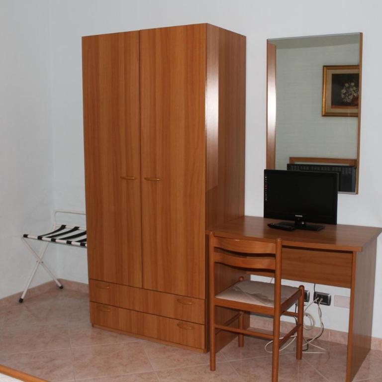 Garden House - Deluxe Double Room with Balcony - 8