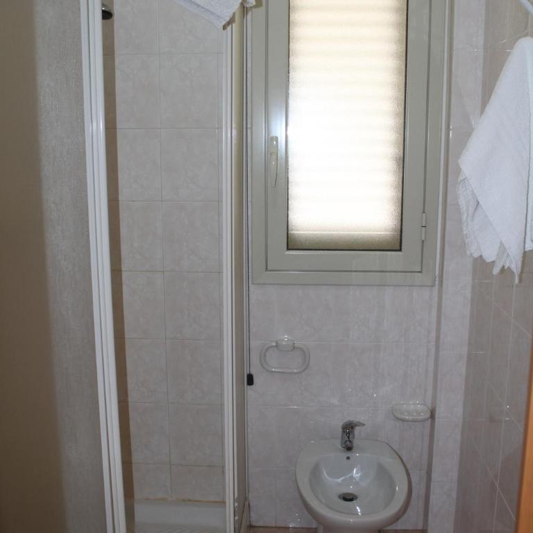 Garden House - Single Room with Balcony - 2