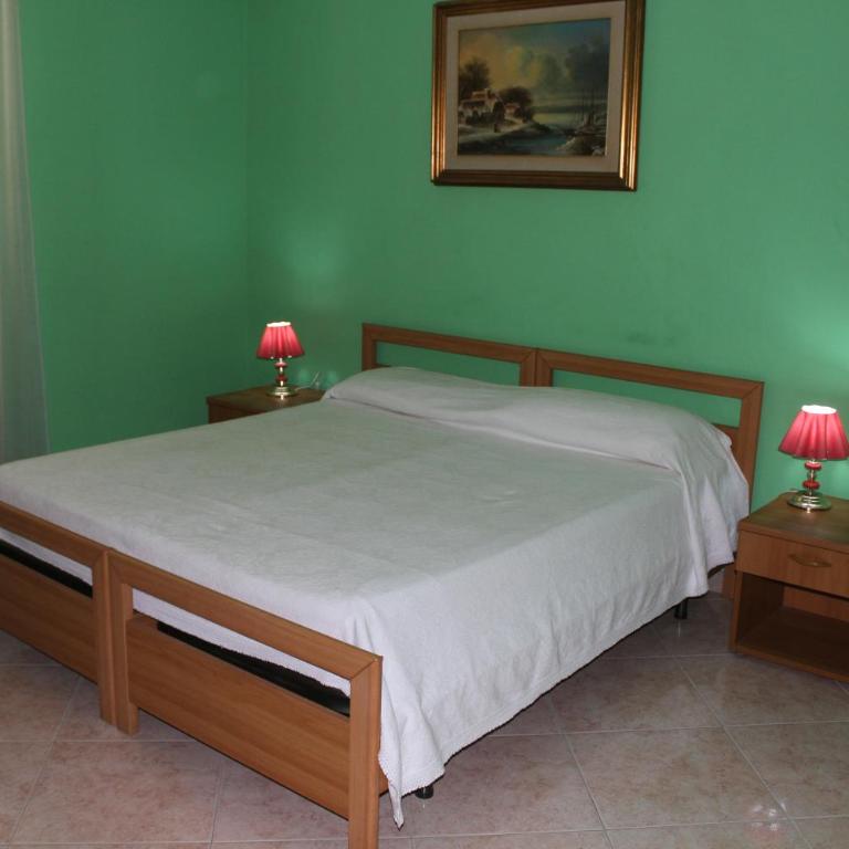 Garden House - Deluxe Double Room with Balcony - 10