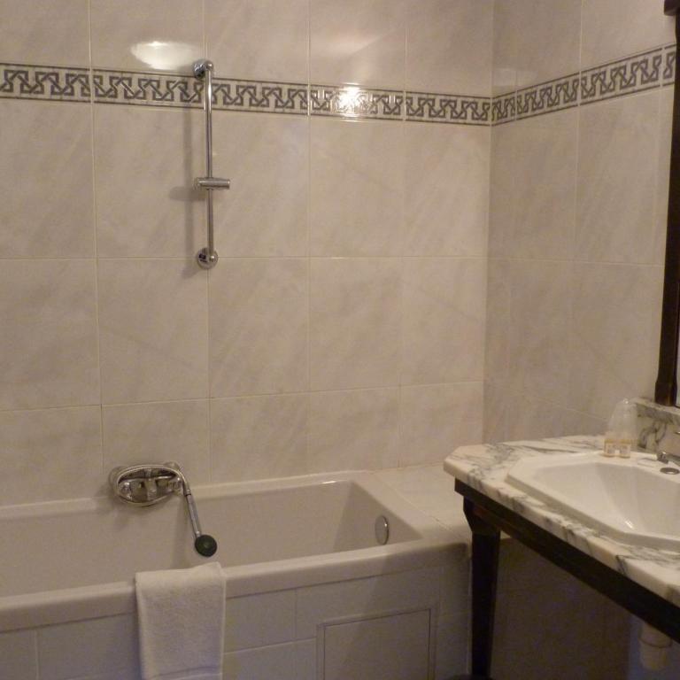 L'auberge Camarguaise - Chambre Double Supérieure - 3