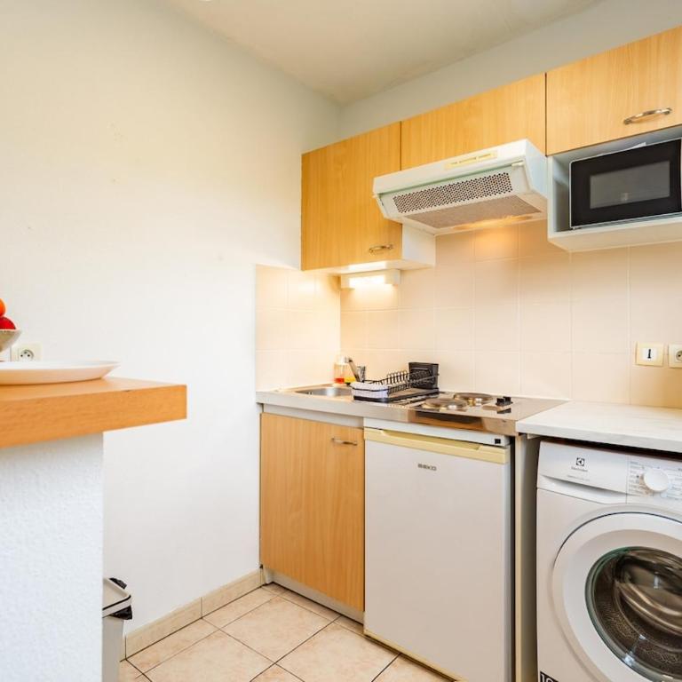 Le Petit Oranger - Lumineux, Balcon & Parking - One-Bedroom Apartment - 3