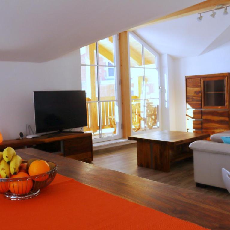 Haus Falkensee - Chiemgau Karte - Apartment mit 2 Schlafzimmern und Balkon - 2