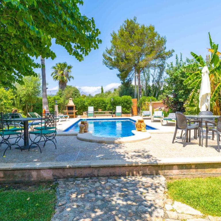 Sunny villa with private pool, AC and WIFI - Four-Bedroom House - 33