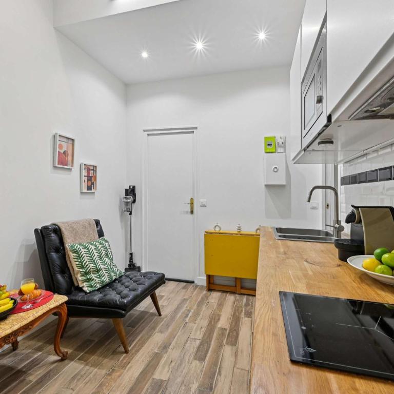 Luxembourg Gardens & Saint-Germain - 1BR - Paris Vacation Rental - Appartement - 3