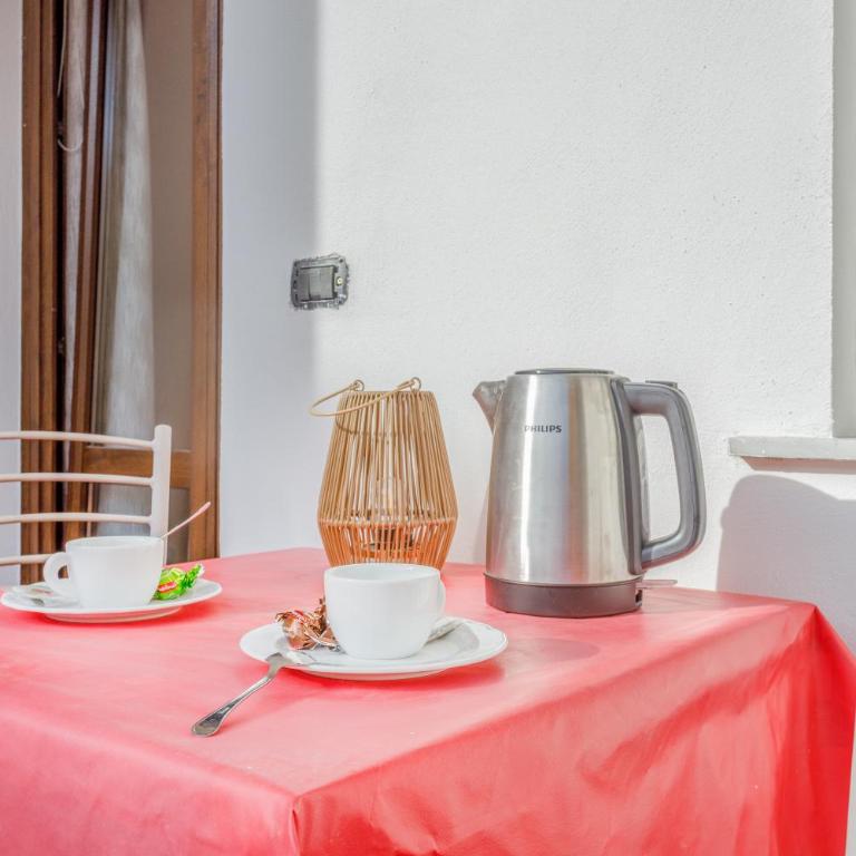 OPERA et LOVE - 200m dall'Arena con convenzione per Parcheggio e Colazione in pasticceria adiacente - Camera Matrimoniale con Bagno Privato Esterno - 31