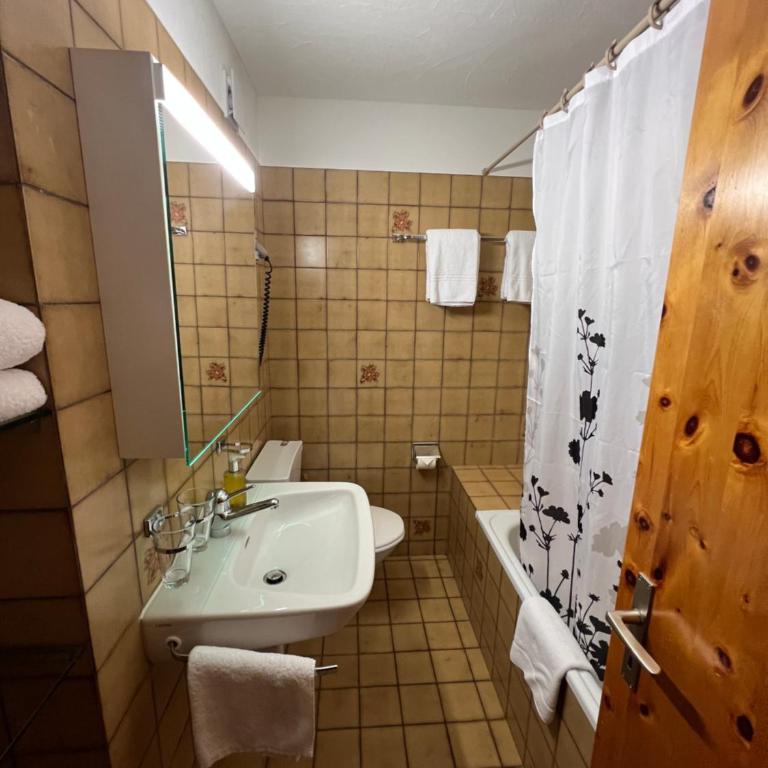 Ferienwohnungen Chesa Arsa by Albana Hotel - Apartment mit 2 Schlafzimmern - 4