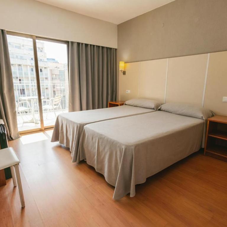 Port Vista Oro - Habitación Doble con vistas a la piscina (2 adultos) - 2