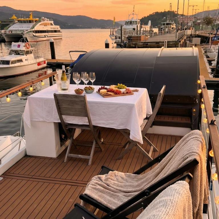 Marina Vigo Casa Flotante - Terraza Privada sobre el Mar - Casa Móvil - 1