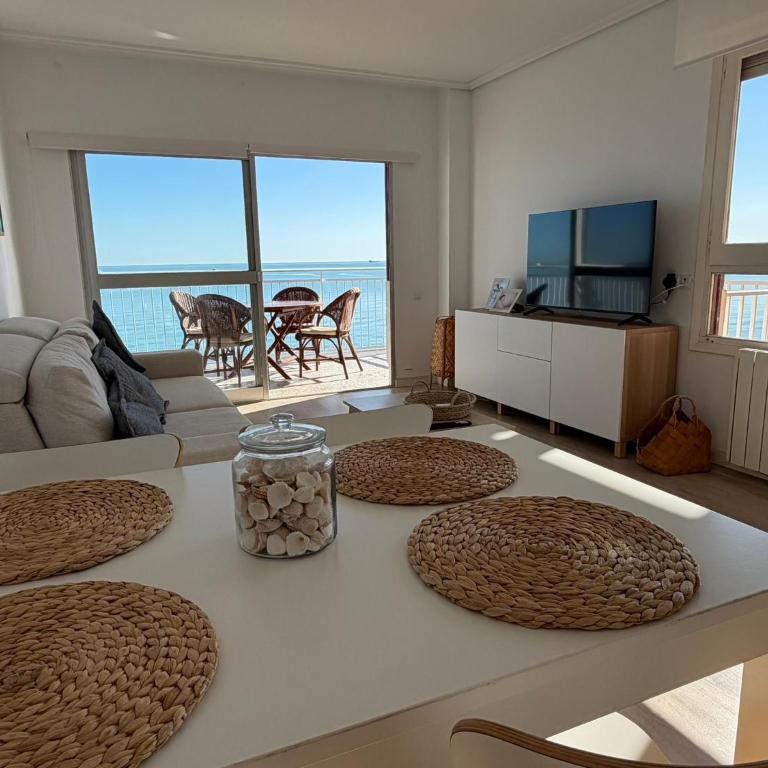 Exclusivo ático en primera línea del mar - Three-Bedroom Apartment - 9