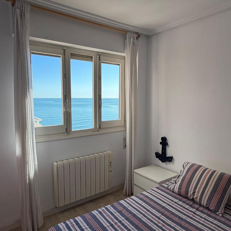Exclusivo ático en primera línea del mar - Three-Bedroom Apartment - 16