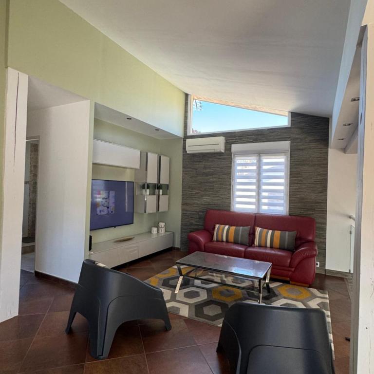 Maison familiale 6 personnes dans domaine privé avec piscine - Villa 2 Chambres - 37