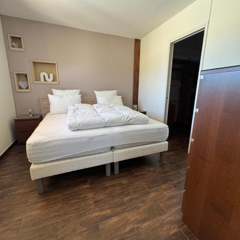 Maison familiale 6 personnes dans domaine privé avec piscine - Villa 2 Chambres - 50