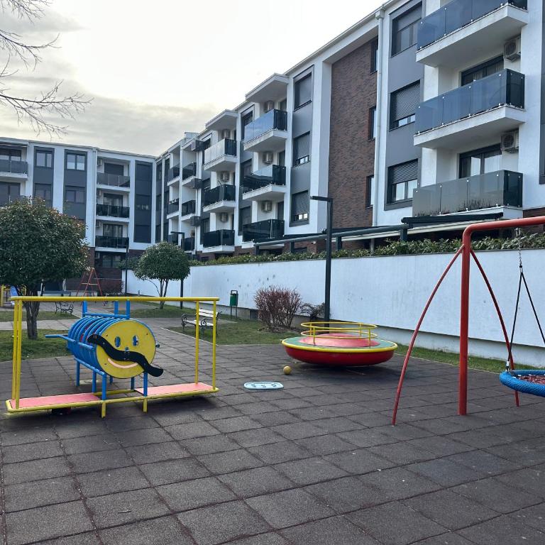 Garden Escape Zemun - One-Bedroom Apartment with Garden - 37