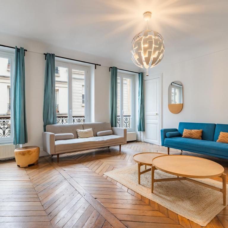 Elegant Apartment in the Heart of Historic Paris - Two-Bedroom Apartment - 7