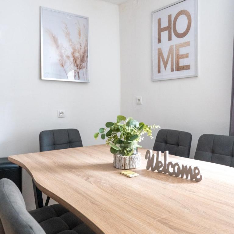 Large - 90m2 - Quiet Maisonette for 10 - 24 I 7 Check-in - Apartment mit 4 Schlafzimmern und einem Balkon - 41