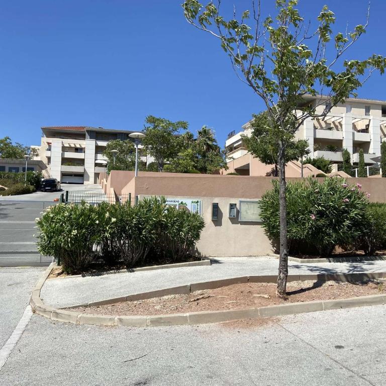 RQ010-E008 Appt 2 pièces 4 personnes ROQUEBRUNE SUR ARGENS - Appartement 1 Chambre - 18