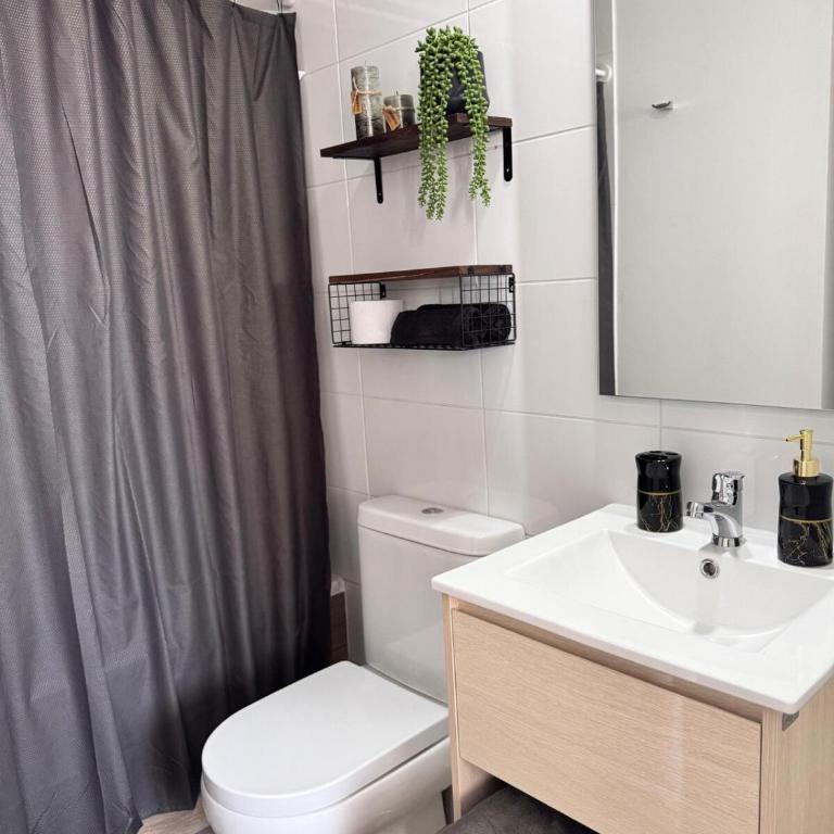 Moderno Espacio Céntrico a Pasos Del Metro De Santiago Con Wifi - One-Bedroom Apartment - 14