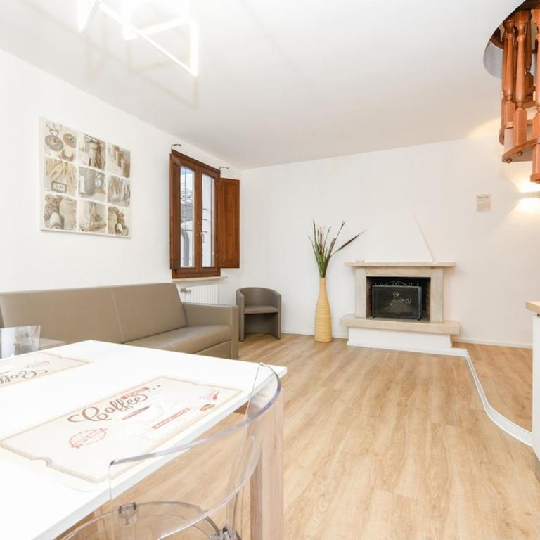 DESENZANO deliziosa suite centrale con AC e WIFI - Appartamento con 2 Camere da Letto - 17