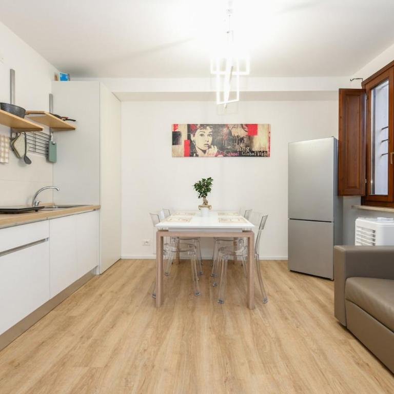 DESENZANO deliziosa suite centrale con AC e WIFI - Appartamento con 2 Camere da Letto - 20