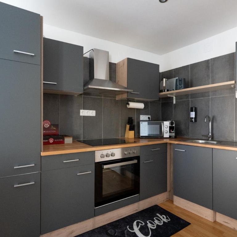 Large Maisonette I 90 m2 I For Groups & Families I 9 Guests I 3 Rooms - Apartment mit 3 Schlafzimmern und Balkon - 4