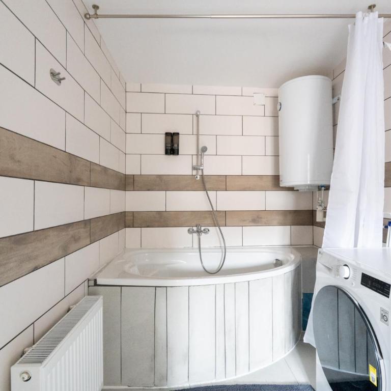 Large Maisonette I 90 m2 I For Groups & Families I 9 Guests I 3 Rooms - Apartment mit 3 Schlafzimmern und Balkon - 32