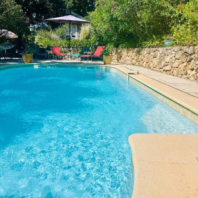 Paisible Rez-de-jardin de villa - Côte d'Azur - Appartement 2 Chambres avec Terrasse - 1