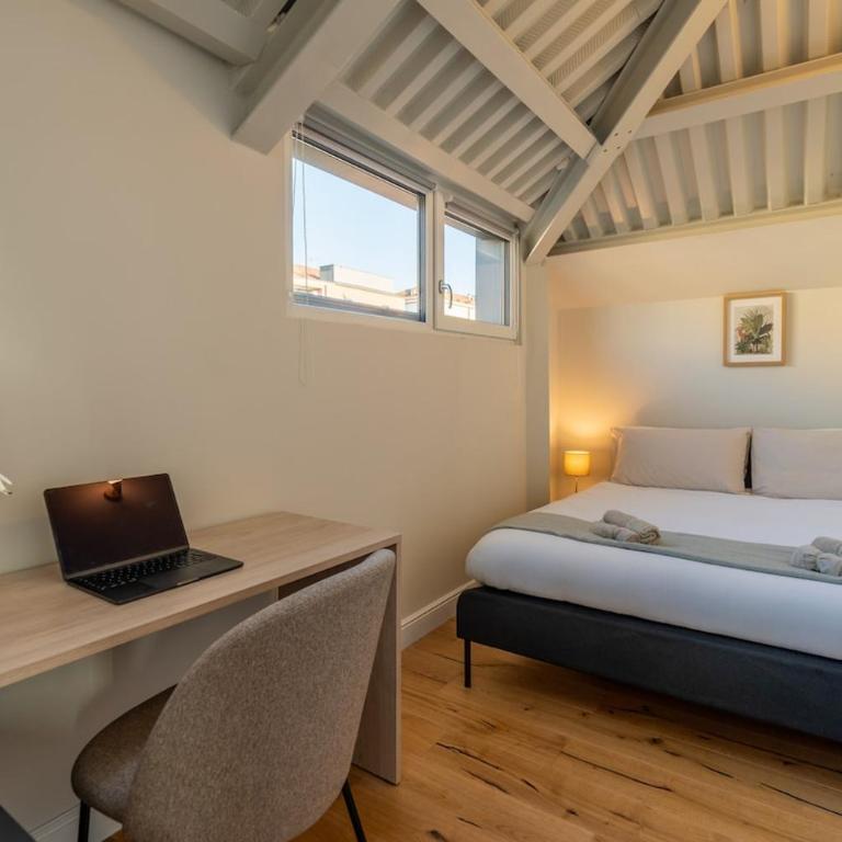 Attic Design - Duomo 15 Min - Free WiFi - Appartamento con 2 Camere da Letto - 2