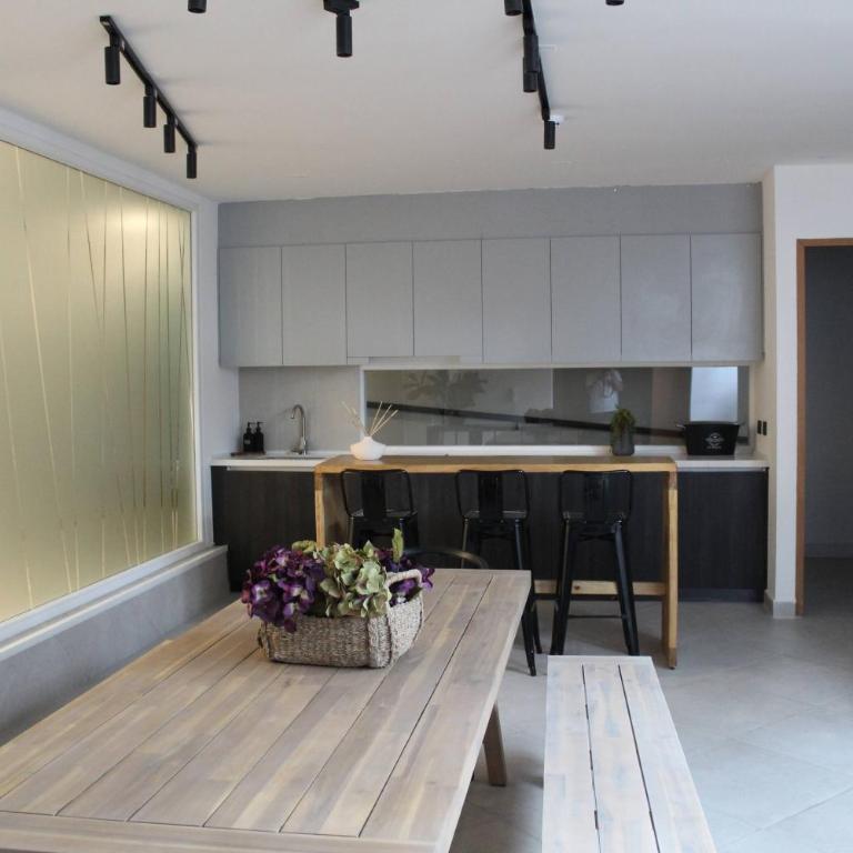 Felipe's Loft - Two-Bedroom Apartment - 12