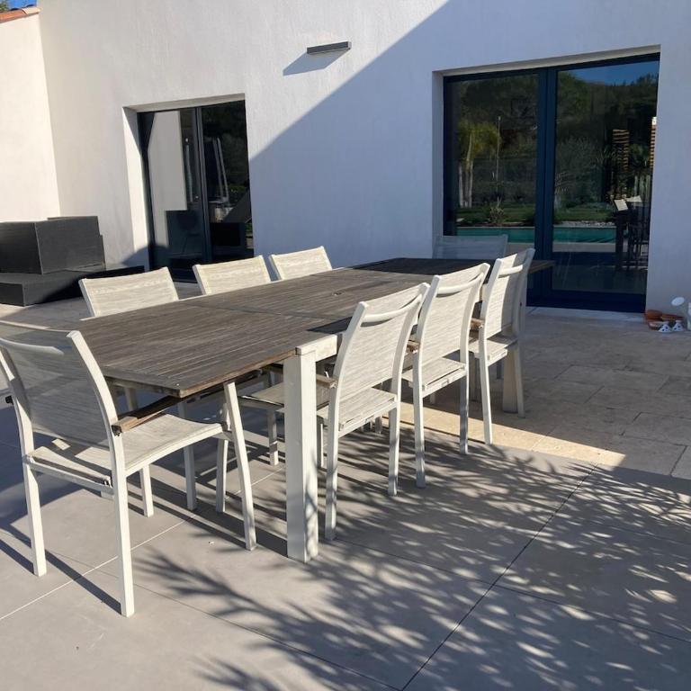 Air-conditioned villa with pool - 4 bedrooms - Villa - 8