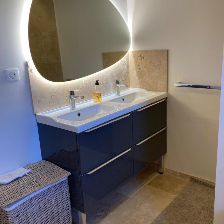 Air-conditioned villa with pool - 4 bedrooms - Villa - 26