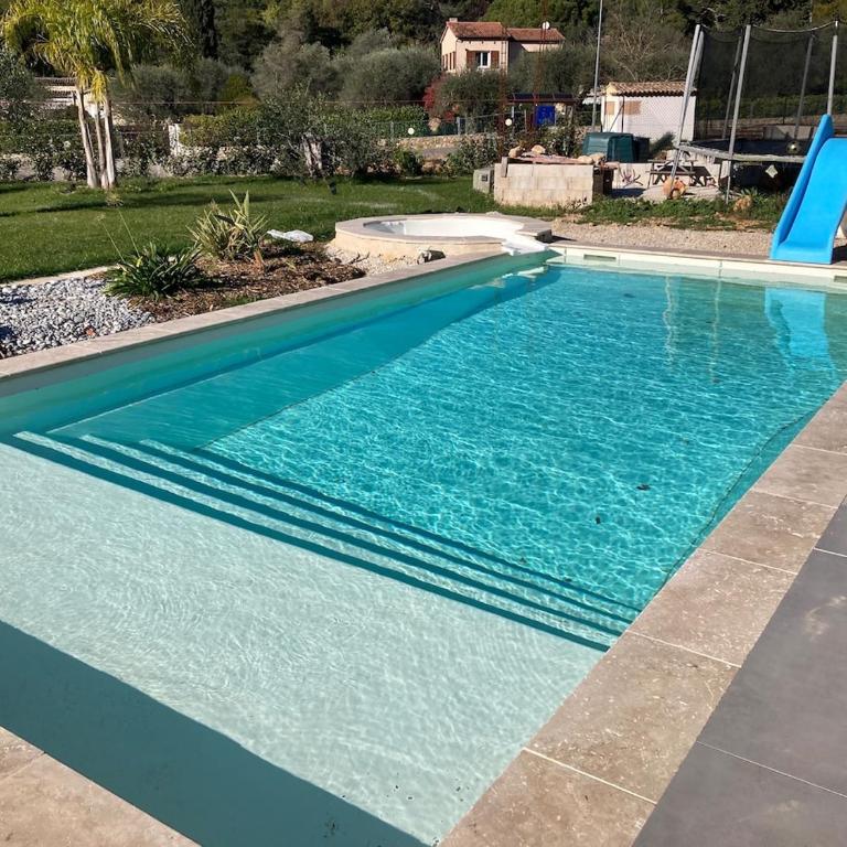 Air-conditioned villa with pool - 4 bedrooms - Villa - 3