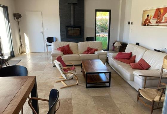 Air-conditioned villa with pool - 4 bedrooms - Villa - 9