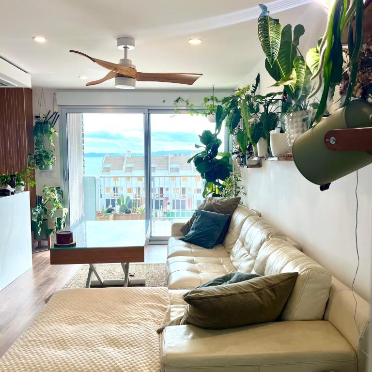 Apartamento tranquilo y luminoso junto al mar - Two-Bedroom Apartment with Balcony and Sea View - 8