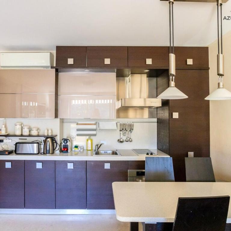 Antibes, chemin de Vallauris, Appartement 4 personnes piscine parking - Apartamento de 2 dormitorios - 2