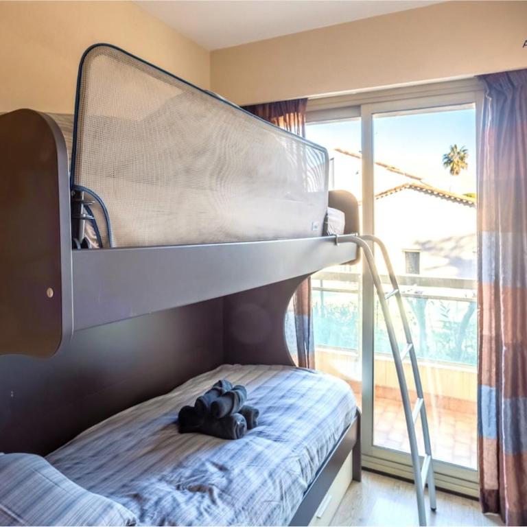 Antibes, chemin de Vallauris, Appartement 4 personnes piscine parking - Apartamento de 2 dormitorios - 7