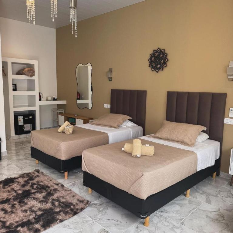 Águila Blanca Cañuelas - Habitación Doble Grande - 1 o 2 camas - 16
